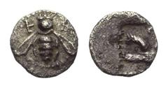Greek Ionien. Ephesos. Tetartemorion. Ca. 500 - 420 v. Chr. Vs: Biene zwischen Ethnikon. Rs: Adlerkopf rechts. 6 mm. 0,19 g. Karwiese Serie IV Typ 2. Sehr schön.