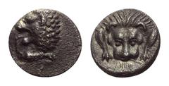 Greek Karien. Mylasa. Hemiobol. Ca. 420 - 390 v. Chr. Vs: Vorderteil eines Löwen mit zurückgewandtem Kopf und aufgerissenem Maul rechts. Rs: Vorderteil eines Löwen en face, darunter karischer Buchstab