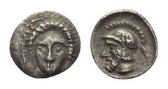 Greek Satrapen und Dynasten von Kilikien. Pharnabazos (ca. 380 - 374 v. Chr.). Hemiobol. Tarsos. Vs: Weiblicher Kopf en face. Rs: Bärtiger Kopf mit attischem Helm links. 7 mm. 0,19 g. SNG Levante 95. 