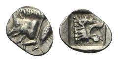 Greek Mysien. Kyzikos. Hemiobol. Ca. 450 - 400 v. Chr. Vs: Vorderteil eines Ebers links, dahinter Thunfisch nach oben. Rs: Löwenkopf rechts; das Ganze in einem vertieftem Quadrat. 8 mm. 0,35 g. Äußers