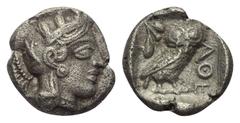 Greek Attika. Athen. Drachme. Ca. 454 - 404 v. Chr. Vs: Kopf der Athena mit ölzweiggeschmücktem, attischem Helm, Ohranhänger und Halskette rechts. Rs: Eule nach rechts stehend, Kopf en face; im Feld l