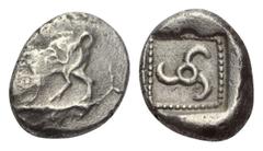 Greek Dynasten von Lykien. Unbestimmte Dynasten. 1/3 Stater. Ca. 480 - 430 v. Chr. Vs: Eber nach links gehend; Triskeles auf dem Körper. Rs: Triskeles in Perlquadrat; das Ganze in Quadratum incusum. 1