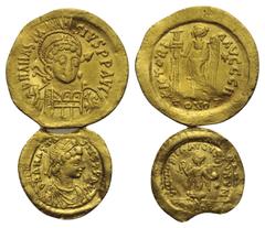 Byzantine Byzantinische Münzen - Lots. Anastasius I. (491 - 518 n. Chr.). Lot (2 Stück): 1 Solidus, 1 Tremissis; Constantinopolis. Vs: Drapierte Büste mit Helm, Panzer und geschulterter Lanze en face 
