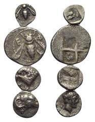 Griechische Münzen - Lots. Aiolis / Ionien / Karien. Kyme / Ephesos / Halikarnassos. Lot (4 Stück): 1 Diobol, 2 Hemiobole, 1 Tetartemorion. Vs: Adlerkopf links / Biene / Widderkopf rechts. Rs: Incusum