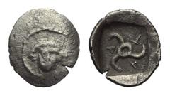 Greek Lykien. Tlos. Hemiobol. Ca. 400 - 380 v. Chr. Vs: Kopf der Athena mit attischem Helm en face. Rs: Triskeles in Quadratum incusum. 9 mm. 0,28 g. Vgl. Müseler VII, 19 (Vs.). In den Standardzitierw