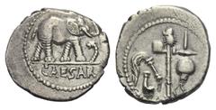 Roman Imperatorial C. Iulius Caesar. Denar. 49 - 48 v. Chr. Mobile Feldmünzstätte Caesars. Vs: CAESAR. Elefant nach rechts schreitend und dabei einen schlangenartigen, sich aufbäumenden Drachen nieder