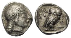 Greek Attika. Athen. Tetradrachme (Silber). Ca. 500 - 480 v. Chr. Vs: Kopf der Athena mit attischem Helm und Ohranhänger rechts. Rs: Eule nach rechts stehend, Kopf en face, im Feld links oben Olivenzw