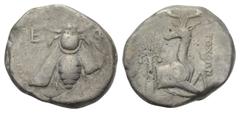 Greek Ionien. Ephesos. Tetradrachme (Silber). Ca. 340 - 325 v. Chr. Vs: Biene zwischen Ethnikon. Rs: Hirschprotome mit zurückgewandtem Kopf nach rechts kniend, im Feld links Palme; Magistrat: Autochto