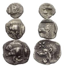 Greek Griechische Münzen - Lots. Mysien. Kyzikos. Lot (3 Stück, Silber): 2 Hemiobole, 1 Tetartemorion, 6. - 5. Jhdt. v. Chr. Vs: Eberprotome links bzw. rechts, dahinter Thunfisch nach oben. Rs: Löwenk
