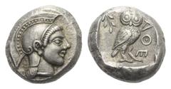 Greek Attika. Athen. Drachme (Silber). Ca. 525 - 515 v. Chr. Vs: Kopf der Athena mit attischem Helm und Ohranhänger rechts. Rs: Eule nach rechts stehend, Kopf en face, im Feld links oben Olivenzweig; 