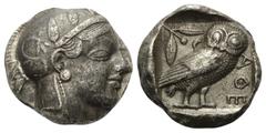 Greek Attika. Athen. Tetradrachme (Silber). Ca. 465 - 454 v. Chr. Vs: Kopf der Athena mit ölzweiggeschmücktem, attischem Helm, Ohranhänger und Halskette rechts. Rs: Eule nach rechts stehend, Kopf en f