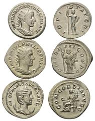 Lots - Ancient Coins Römische Münzen - Lots. Gordianus III. (238 - 244 n. Chr.) / Philippus I. Arabs (244 - 249 n. Chr.) / Otacilia Severa (Gemahlin des Philippus I.) Lot (3 Stück): 3 Antoniniane (Sil