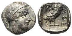 Greek Attika. Athen. Tetradrachme (Silber). Ca. 454 - 404 v. Chr. Vs: Kopf der Athena mit ölzweiggeschmücktem, attischem Helm, Ohranhänger und Halskette rechts. Rs: Eule nach rechts stehend, Kopf en f