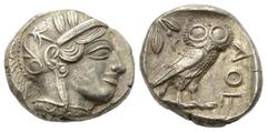 Greek Attika. Athen. Tetradrachme (Silber). Ca. 454 - 404 v. Chr. Vs: Kopf der Athena mit ölzweiggeschmücktem, attischem Helm, Ohranhänger und Halskette rechts. Rs: Eule nach rechts stehend, Kopf en f