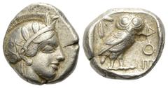 Greek Attika. Athen. Tetradrachme (Silber). Ca. 454 - 404 v. Chr. Vs: Kopf der Athena mit ölzweiggeschmücktem, attischem Helm, Ohranhänger und Halskette rechts. Rs: Eule nach rechts stehend, Kopf en f