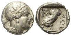 Greek Attika. Athen. Tetradrachme (Silber). Ca. 454 - 404 v. Chr. Vs: Kopf der Athena mit ölzweiggeschmücktem, attischem Helm, Ohranhänger und Halskette rechts. Rs: Eule nach rechts stehend, Kopf en f