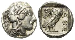 Greek Attika. Athen. Tetradrachme (Silber). Ca. 454 - 404 v. Chr. Vs: Kopf der Athena mit ölzweiggeschmücktem, attischem Helm, Ohranhänger und Halskette rechts. Rs: Eule nach rechts stehend, Kopf en f