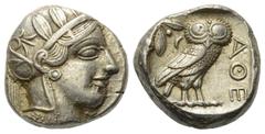 Greek Attika. Athen. Tetradrachme (Silber). Ca. 454 - 404 v. Chr. Vs: Kopf der Athena mit ölzweiggeschmücktem, attischem Helm, Ohranhänger und Halskette rechts. Rs: Eule nach rechts stehend, Kopf en f