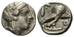 Greek Attika. Athen. Tetradrachme (Silber). Ca. 454 - 404 v. Chr. Vs: Kopf der Athena mit ölzweiggeschmücktem, attischem Helm, Ohranhänger und Halskette rechts; auf dem Helm Gegenstempel. Rs: Eule nac