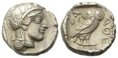 Greek Attika. Athen. Tetradrachme (Silber). Ca. 454 - 404 v. Chr. Vs: Kopf der Athena mit ölzweiggeschmücktem, attischem Helm, Ohranhänger und Halskette rechts. Rs: Eule nach rechts stehend, Kopf en f