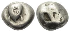 Greek Inseln vor Attika. Aigina. Stater (Silber). Ca. 470 - 445 v. Chr. Vs: Seeschildkröte. Rs: Fünfgeteiltes Quadratum incusum. 18 mm. 12,04 g. HGC 6, 435. Punzen, sehr schön.