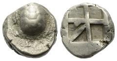 Greek Inseln vor Attika. Aigina. Stater (Silber). Ca. 445 - 430 v. Chr. Vs: Landschildkröte. Rs: Quadratum incusum, durch dicke Balken in fünf Felder unterteilt. 18 mm. 11,37 g. HGC 6, 437; Milbank Pe