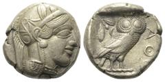 Greek Attika. Athen. Tetradrachme (Silber). Ca. 454 - 404 v. Chr. Vs: Kopf der Athena mit ölzweiggeschmücktem, attischem Helm, Ohranhänger und Halskette rechts. Rs: Eule nach rechts stehend, Kopf en f