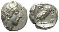 Greek Attika. Athen. Tetradrachme (Silber). Ca. 454 - 404 v. Chr. Vs: Kopf der Athena mit ölzweiggeschmücktem, attischem Helm, Ohranhänger und Halskette rechts. Rs: Eule nach rechts stehend, Kopf en f
