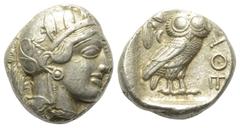 Greek Attika. Athen. Tetradrachme (Silber). Ca. 454 - 404 v. Chr. Vs: Kopf der Athena mit ölzweiggeschmücktem, attischem Helm, Ohranhänger und Halskette rechts. Rs: Eule nach rechts stehend, Kopf en f
