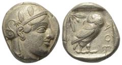 Greek Attika. Athen. Tetradrachme (Silber). Ca. 454 - 404 v. Chr. Vs: Kopf der Athena mit ölzweiggeschmücktem attischem Helm, Ohranhänger und Halskette rechts. Rs: Eule nach rechts stehend, Kopf en fa