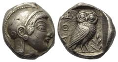Greek Attika. Athen. Tetradrachme (Silber). Ca. 500 - 490 v. Chr. Vs: Kopf der Athena mit attischem Helm und Ohranhänger rechts. Rs: Eule nach rechts stehend, den Kopf en face, im Feld links oben Ethn