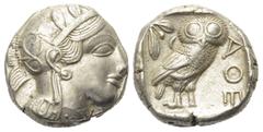 Greek Attika. Athen. Tetradrachme (Silber). Ca. 454 - 404 v. Chr. Vs: Kopf der Athena mit ölzweiggeschmücktem attischem Helm, Ohranhänger und Halskette rechts. Rs: Eule nach rechts stehend, Kopf en fa