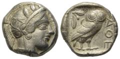 Greek Attika. Athen. Tetradrachme (Silber). Ca. 454 - 404 v. Chr. Vs: Kopf der Athena mit ölzweiggeschmücktem attischem Helm, Ohranhänger und Halskette rechts. Rs: Eule nach rechts stehend, Kopf en fa