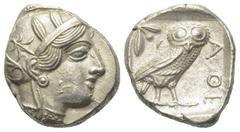 Greek Attika. Athen. Tetradrachme (Silber). Ca. 454 - 404 v. Chr. Vs: Kopf der Athena mit ölzweiggeschmücktem attischem Helm, Ohranhänger und Halskette rechts. Rs: Eule nach rechts stehend, Kopf en fa