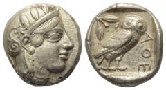 Greek Attika. Athen. Tetradrachme (Silber). Ca. 454 - 404 v. Chr. Vs: Kopf der Athena mit ölzweiggeschmücktem attischem Helm, Ohranhänger und Halskette rechts. Rs: Eule nach rechts stehend, Kopf en fa