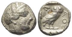 Greek Attika. Athen. Tetradrachme (Silber). Ca. 454 - 404 v. Chr. Vs: Kopf der Athena mit ölzweiggeschmücktem attischem Helm, Ohranhänger und Halskette rechts. Rs: Eule nach rechts stehend, Kopf en fa