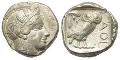 Greek Attika. Athen. Tetradrachme (Silber). Ca. 454 - 404 v. Chr. Vs: Kopf der Athena mit ölzweiggeschmücktem attischem Helm, Ohranhänger und Halskette rechts. Rs: Eule nach rechts stehend, Kopf en fa