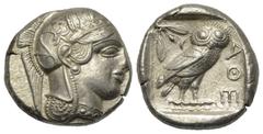 Greek Attika. Athen. Tetradrachme (Silber). Ca. 454 - 404 v. Chr. Vs: Kopf der Athena mit ölzweiggeschmücktem attischem Helm, Ohranhänger und Halskette rechts. Rs: Eule nach rechts stehend, Kopf en fa