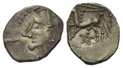 Celtic Gallien. Bituriges. Quinar (Silber). Vs: Kopf links. Rs: Pferde nach links stehend, darüber Schwert, darunter Pentagramm. 17 mm. 1,88 g. de la Tour 4097; DT 3435. Sehr schön / fast vorzüglich.