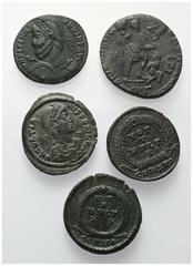 Roman Coins - Lots Römische Münzen - Lots. Römische Kaiserzeit. Lot (5 Stück): Bronzemünzen des 4. Jh. (u. a. Iovianus, Gratianus etc.). Fast sehr schön - sehr schön. Verkauft wie besehen, keine Rückg