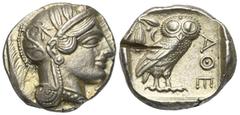 Griechische Münzen Attika. Athen. Tetradrachme (Silber). Ca. 454 - 404 v. Chr. Vs: Kopf der Athena mit ölzweiggeschmücktem attischem Helm, Ohranhänger und Halskette rechts. Rs: Eule nach rechts stehen