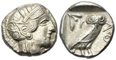 Griechische Münzen Attika. Athen. Tetradrachme (Silber). Ca. 454 - 404 v. Chr. Vs: Kopf der Athena mit ölzweiggeschmücktem attischem Helm, Ohranhänger und Halskette rechts. Rs: Eule nach rechts stehen