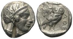Greek Attika. Athen. Tetradrachme (Silber). Ca. 454 - 404 v. Chr. Vs: Kopf der Athena mit ölzweiggeschmücktem attischem Helm, Ohranhänger und Halskette rechts. Rs: Eule nach rechts stehend, Kopf en fa