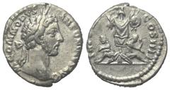 Roman Imperial Coinage Commodus (177 - 192 n. Chr.). Denar (Silber). 180 n. Chr. Rom. Vs: M COMMODVS ANTONINVS AVG. Kopf mit Lorbeerkranz rechts. Rs: [TR P V IMP IIII] COS II P P. Tropaeum zwischen zw