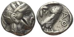 Greek Attika. Athen. Tetradrachme (Silber). Ca. 454 - 404 v. Chr. Vs: Kopf der Athena mit ölzweiggeschmücktem attischem Helm, Ohranhänger und Halskette rechts. Rs: Eule nach rechts stehend, Kopf en fa