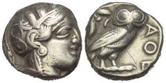 Greek Attika. Athen. Tetradrachme (Silber). Ca. 454 - 404 v. Chr. Vs: Kopf der Athena mit ölzweiggeschmücktem attischem Helm, Ohranhänger und Halskette rechts. Rs: Eule nach rechts stehend, Kopf en fa