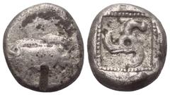 Greek Dynasten von Lykien. Unbestimmte Dynasten. Stater (Silber). Um 490 - 430 v. Chr. Vs: Eber nach rechts stehend. Rs: Triskeles in Perlquadrat; das Ganze in Quadratum incusum. 20 mm. 8,15 g. Slg. F