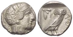 Greek Attika. Athen. Tetradrachme (Silber). Ca. 454 - 404 v. Chr. Vs: Kopf der Athena mit ölzweiggeschmücktem attischem Helm, Ohranhänger und Halskette rechts. Rs: Eule nach rechts stehend, Kopf en fa