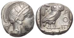Greek Attika. Athen. Tetradrachme (Silber). Ca. 454 - 404 v. Chr. Vs: Kopf der Athena mit ölzweiggeschmücktem attischem Helm, Ohranhänger und Halskette rechts. Rs: Eule nach rechts stehend, Kopf en fa