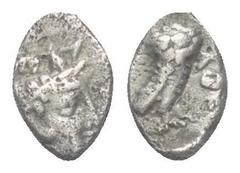 Greek Attika. Athen. Hemiobol (Silber). Ca. 454 - 404 v. Chr. Vs: Kopf der Athena mit ölzweiggeschmücktem attischem Helm, Ohranhänger und Halskette rechts. Rs: Eule nach rechts stehend, Kopf en face, 